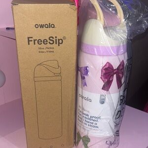 Owala FreeSip Water Bottle with Bow Design 32 OZ Large cup NWB